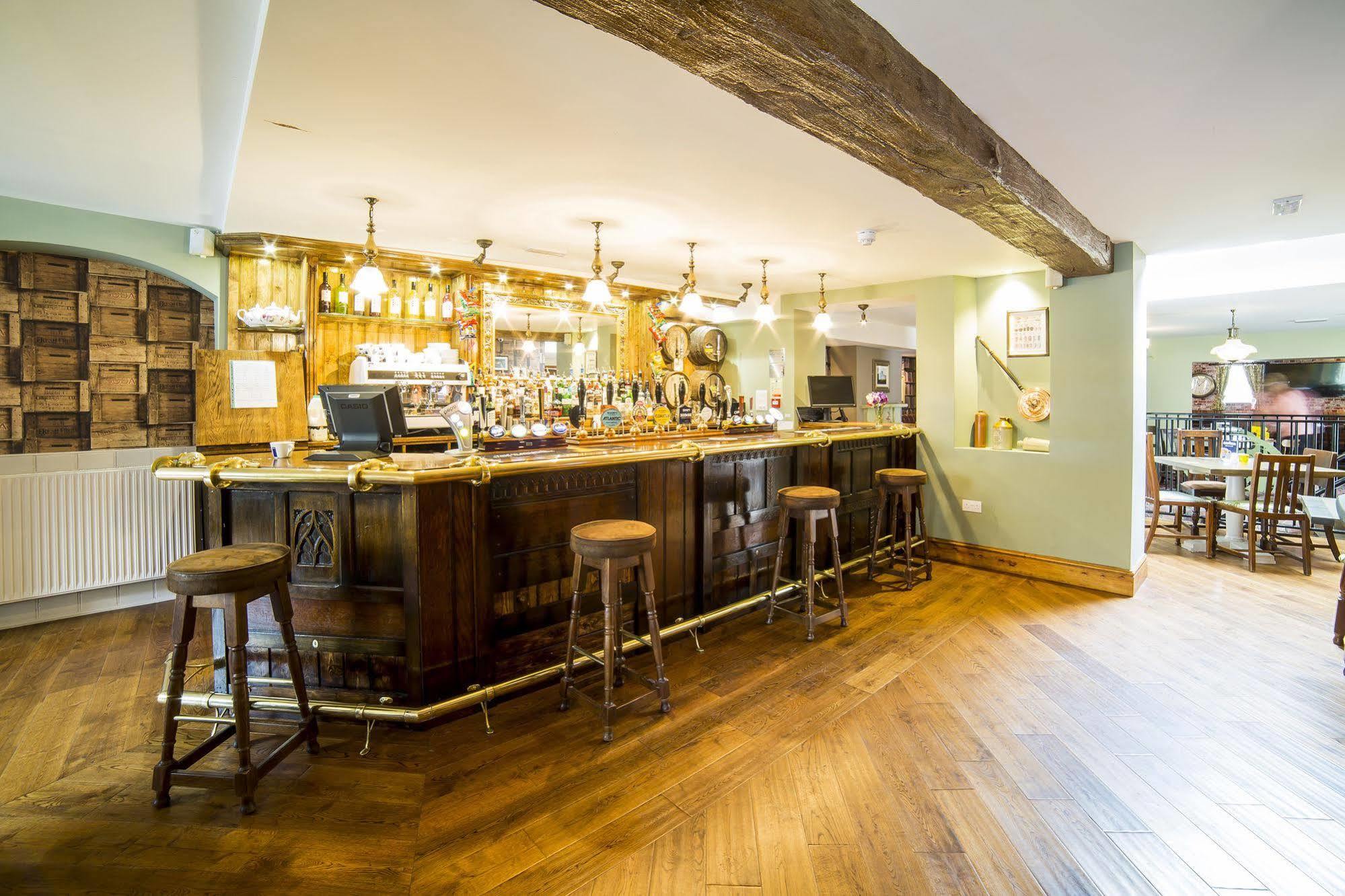 The Green Dragon Wellington  Luaran gambar